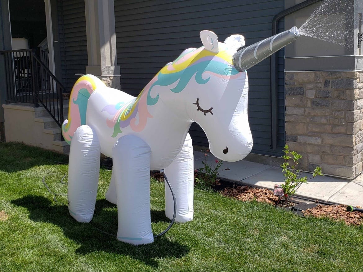 inflatable-unicorn-sprinkler-1.jpg